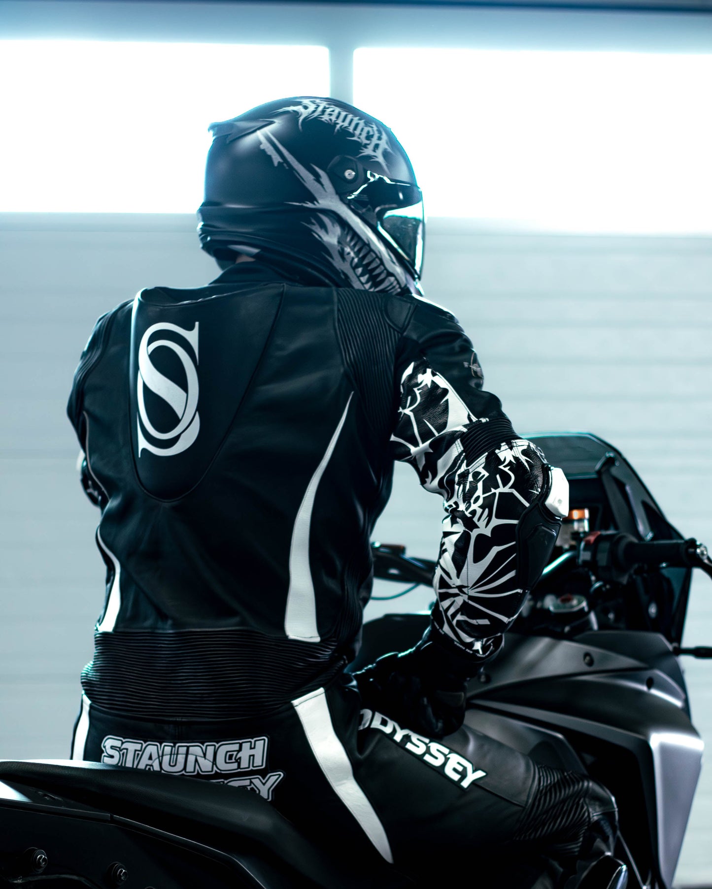 STAUNCH ODYSSEY // RACE DIVISION SUIT
